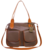 Bolsa Andória Rita em Couro Verde Musgo com detalhes Caramelo, destacando elegância e praticidade. Apresenta zíper, alça regulável, e garante qualidade com 5 anos de garantia no teor do couro. Acessório sofisticado e durável para mulheres contemporâneas.