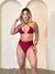 Sutia cortininha c/ acessórios dourados, bojo removível e calcinha hotpant vermelho carmim Isis - comprar online