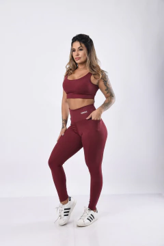 Conjunto calça com bolso lateral top com bojo removível vermelho carmim - comprar online