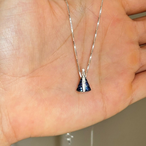 Colar Nossa Senhora cravejada azul em prata 925 - comprar online