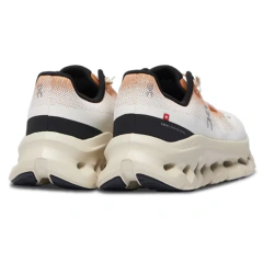 PREORDEN On Women's Cloudtilt Shoes Ivory/Almond en internet