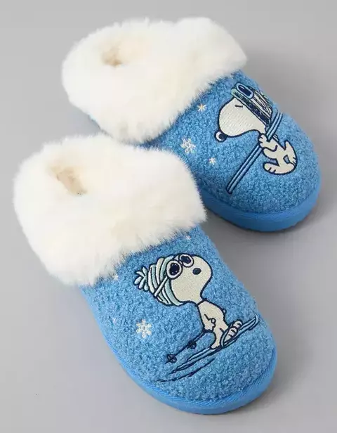 PREORDEN American Eagle AE Snoopy Ski Scuff Slipper - comprar en línea