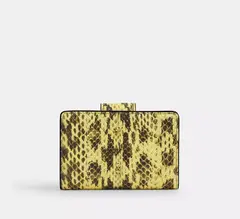 PREORDEN Coach Medium Corner Zip Wallet snake embossed leather/Gold/Yellow - Maw Maw Beauty