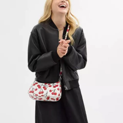 *PREORDEN* Coach Teri Shoulder Bag With Cherry Print - tienda en línea