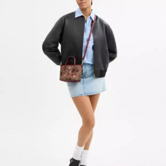 *PREORDEN* Coach City Mini Tote Bag Canvas Cherry Print en internet