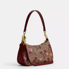 *PREORDEN* Coach Teri Shoulder Bag Canvas With Cherry Print en internet