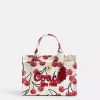 *PREORDEN* Coach Cargo Tote Bag 20 With Cherry Print - comprar en línea