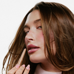 *PREORDEN* ¡NUEVO! Rhode Peptide Lip Shape (Individual) - comprar en línea