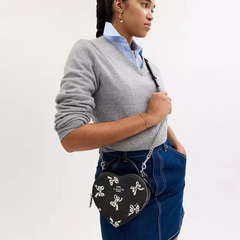 *PREORDEN* Coach Heart Crossbody Bag In Signature Canvas Black - Maw Maw Beauty