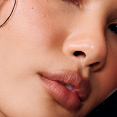 *PREORDEN* ¡NUEVO! Rhode Peptide Lip Shape (Individual) - comprar en línea