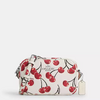*PREORDEN* Coach Mini Jamie Camera Bag With Cherry Print - comprar en línea