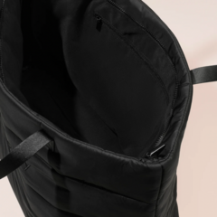 *PREORDEN* Rare Beauty Puffy Traveler Tote - Black - comprar en línea