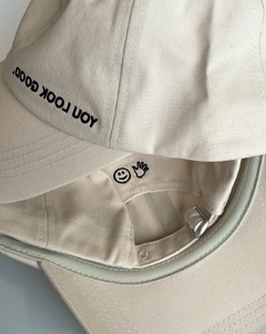 *PREORDEN* Glossier You Look Good Cap - comprar en línea