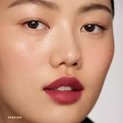 *PREORDEN* MERIT Signature Lip Lightweight Satin Lipstick - tienda en línea