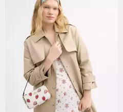 Imagen de *PREORDEN* Coach Nolita 19 In Signature Canvas Strawberry