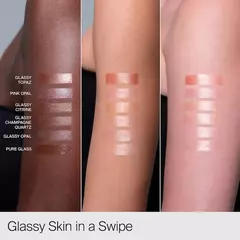 Imagen de *PREORDEN* HAUS LABS Bio-Radiant Glassy Balm Highlighter Stick