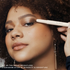 Imagen de *PREORDEN* Rare Beauty by Selena Gomez All of the Above Weightless Eyeshadow Stick