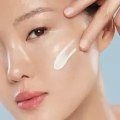 *PREORDEN* Charlotte Tilbury Magic Water Cream Refillable Gel Moisturizer with Niacinamide