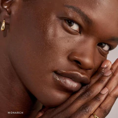 *PREORDEN* MERIT Bronze Balm Sheer Sculpting Bronzer - comprar en línea