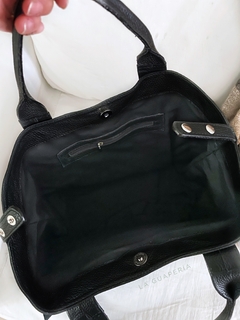 Imagen de Cartera Flora Negra