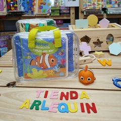 LIBRO PARA AGUA CON JUGUETE