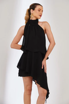Vestido Luna assimétrico preto na internet