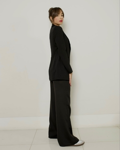 Blazer Kate na internet