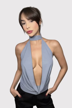 Blusa Hailey cinza na internet