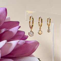 Argola Duda Ouro - Zirconia e fecho click - 3 tamanhos na internet