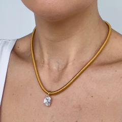 Imagem do Colar Linea Rettangolo - Mostarda com pingente Zirconia Retangular Ouro