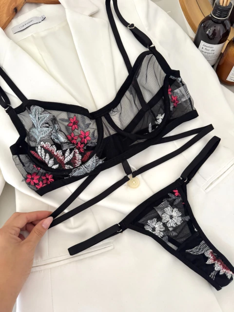 Lingerie em Tule Mayara Preto com Vermelho e Branco - G