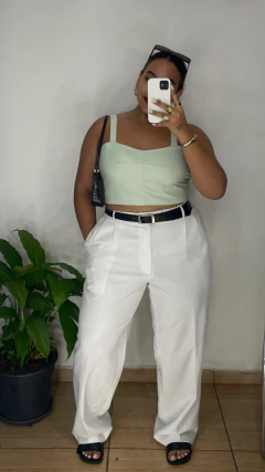 Cropped olivia