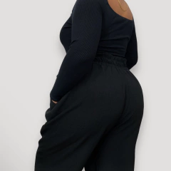 Calça pantalona na internet