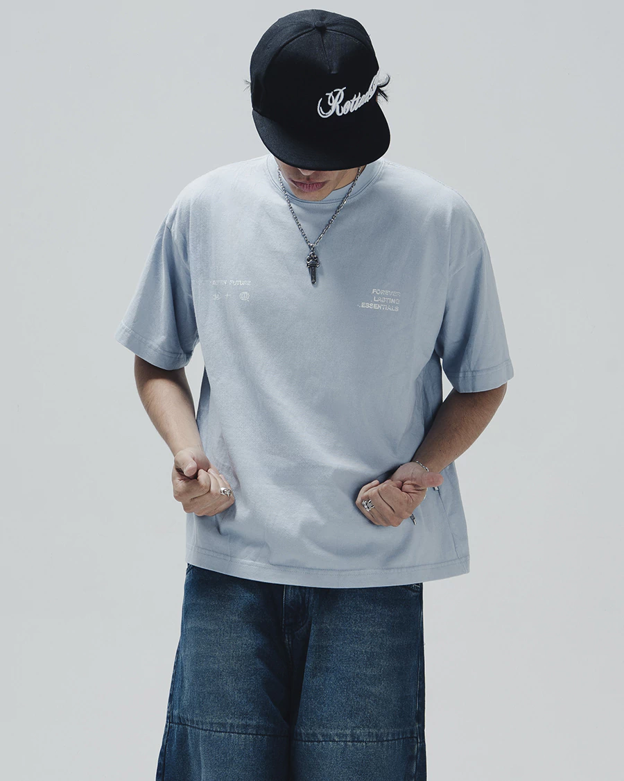 BIG LOGO BABY BLUE OVERSIZED TEE en internet