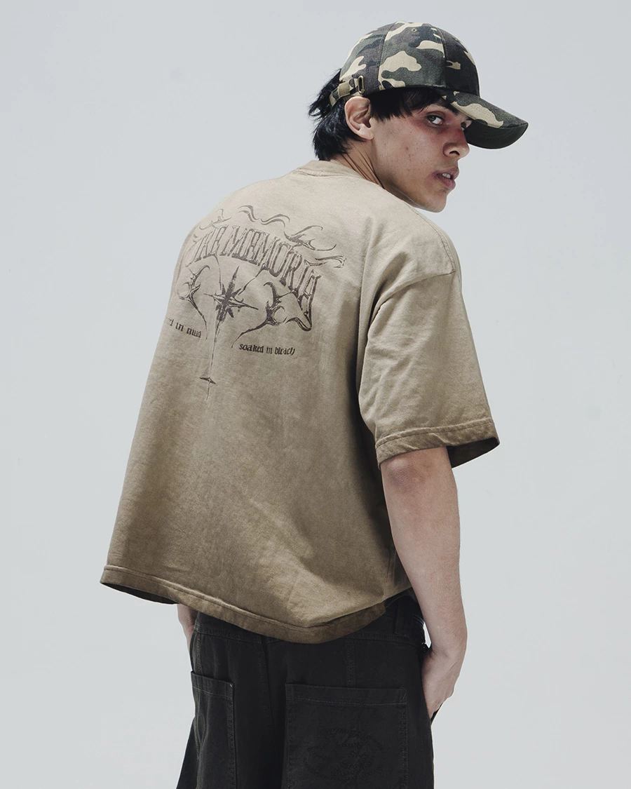 CORE MEMORY MOCHA BOXY TEE en internet