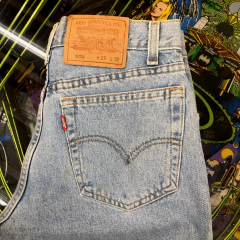calça vintage Levis 550 36 na internet