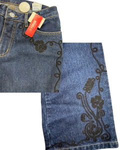 Calça Forum bordada na internet