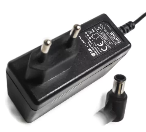 FONTE DE ALIMENTAÇÃO LG LCAP16B-B 100-240V 1.1A SAIDA 19V 2.1A
