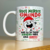 Caneca de Natal com a frase "Você merece o mundo" e desenho de um personagem sorridente usando um gorro natalino.