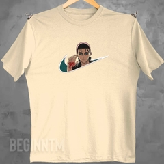 Camiseta Eren Atack bordada Shingeki no kyojin