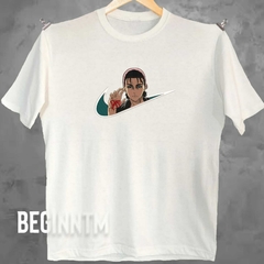 Camiseta Eren Atack bordada Shingeki no kyojin