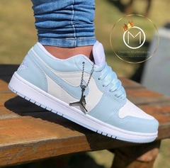 AIR JORDAN LOW - Branco & Azul bebê - comprar online