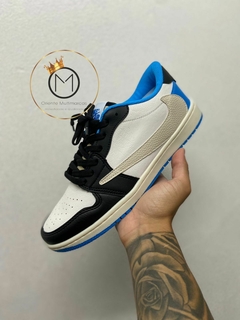DUNK TRAVIS SCOTT