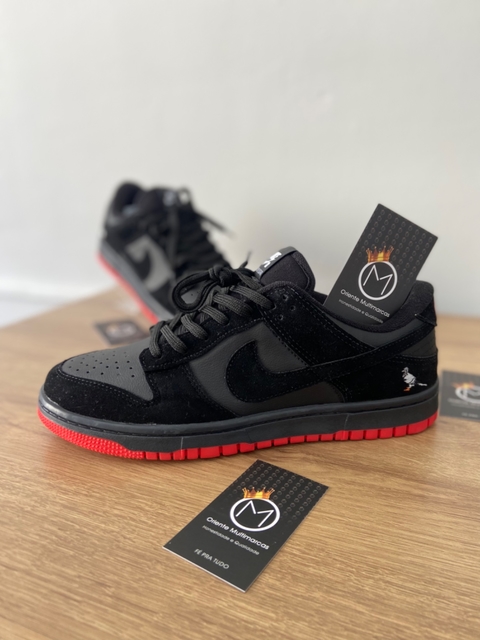 DUNK LOW - Preto & Vermelho