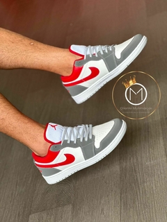 AIR JORDAN LOW - Cinza/Branco/Vermelho