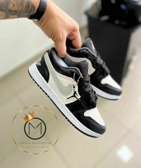 AIR JORDAN - Preto & Branco