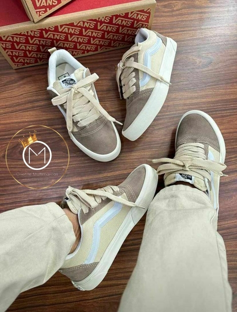 VANS KNU