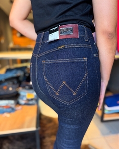 Calça Feminina Wrangler Lançamento Boot Cut Wf3561 - comprar online