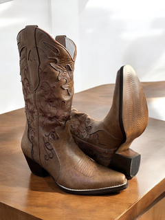Bota Feminina Bico Fino Cano Longo Western 100% Couro 7890