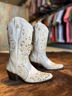 Bota Texana Feminina Bico Fino Branca Off Detalhada Western - Traje certo country